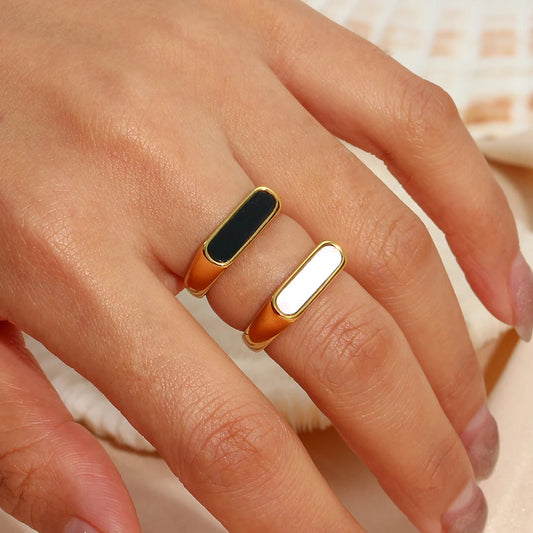 Natural Shell White Black 18K Gold Plated Ring